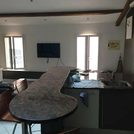 Sous Les étoiles, Centre Historique, Ajaccio Appartement *