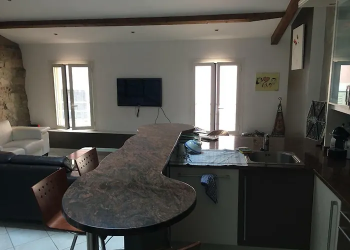 Sous Les étoiles, Centre Historique, Ajaccio Appartement *